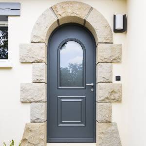Porte d'entrée au Store Niortais Ligne classique Toscane